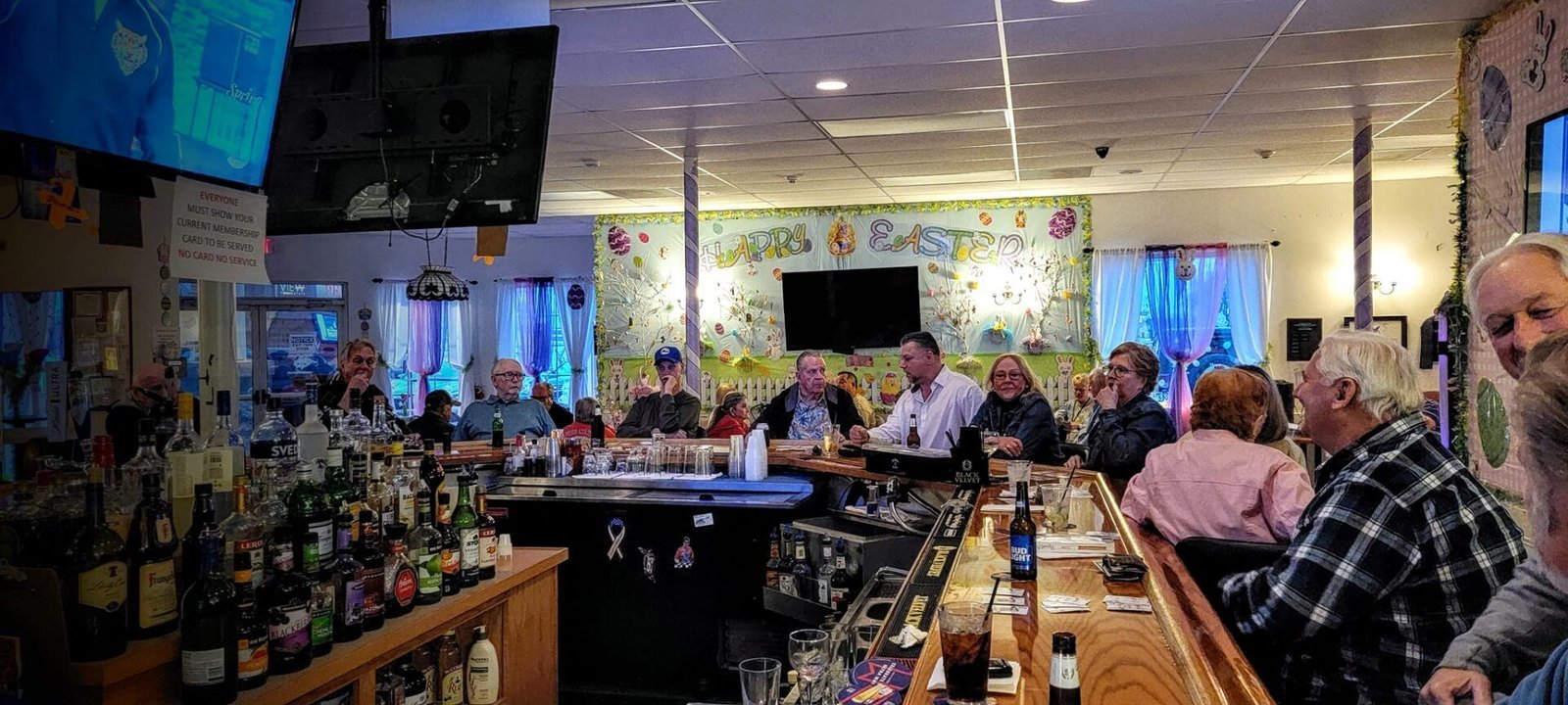 Members packed in for an evening at Ocean View Eagles #4528